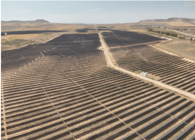 Oblique RGB image of a utility-scale solar project